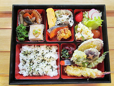 楠こもれびの郷「地産地消弁当」