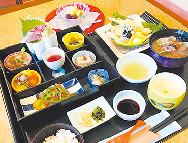 みちしお 名物「貝汁定食」